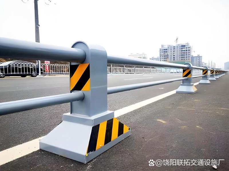 波形护栏安装：构建安全防护线