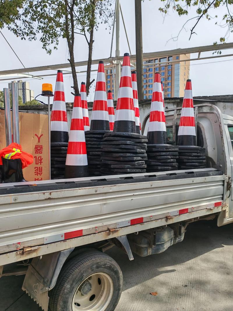 公路安全设施